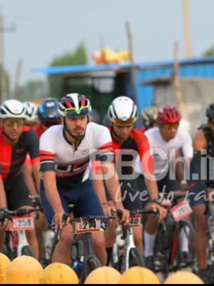 The elite start line, a moment of calm before the high-speed action begins.