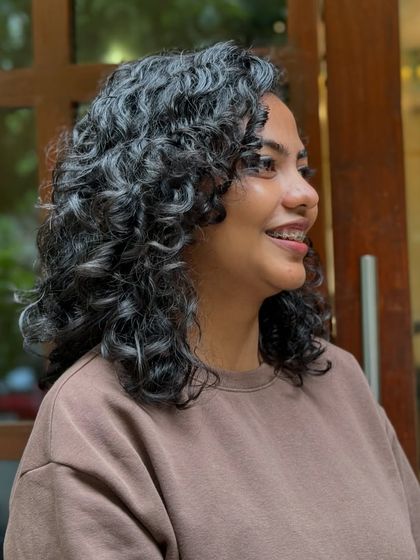 The Art of the Curly Cut: Shape & Style photo 6