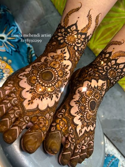 Sayyed Faazia - Mehendi Classes Elegant Feet & Sole Designs photo 4