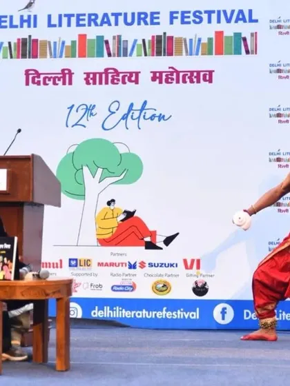 Performing "Shikhandi" at the Delhi Literature Festival, moderated by the veteran artist Dr. Rama Pandey. It was a blessing to present this work in such a prestigious forum.