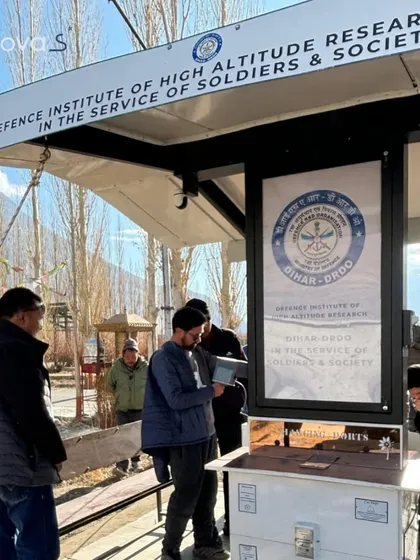 Our solar shelter prominently features branding for the Defence Institute of High Altitude Research, DRDO. This installation serves as a vital piece of infrastructure for soldiers and society in the region.