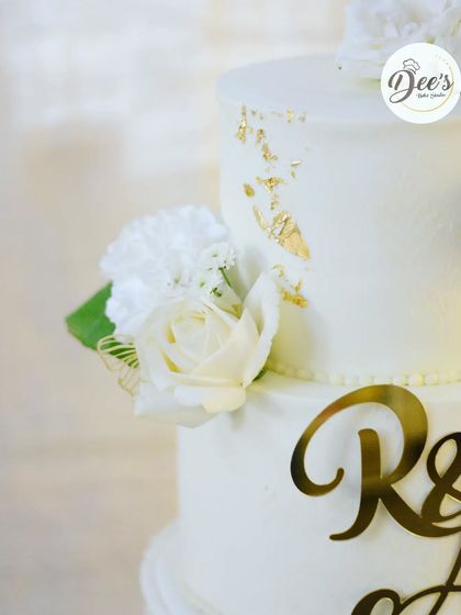 Dee's Bake Studio - Custom Cakes Wedding & Engagement Cakes photo 4