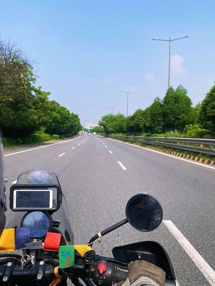 Manya Upadhyay - Travel & Documentary Photography Landscapes & Journeys photo 5