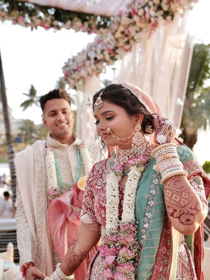 Modern & Pastel Bridal Looks photo 18