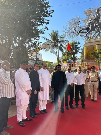 Dignitaries paying their respects at Shivaji Park during the Shiv Jayanti event. My coverage includes capturing the formal proceedings as well as the public celebrations.