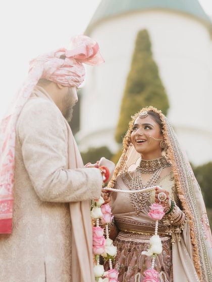 The joy on Vasav's face says it all. Her makeup was designed to be comfortable and long-lasting, allowing her to fully immerse herself in every moment.