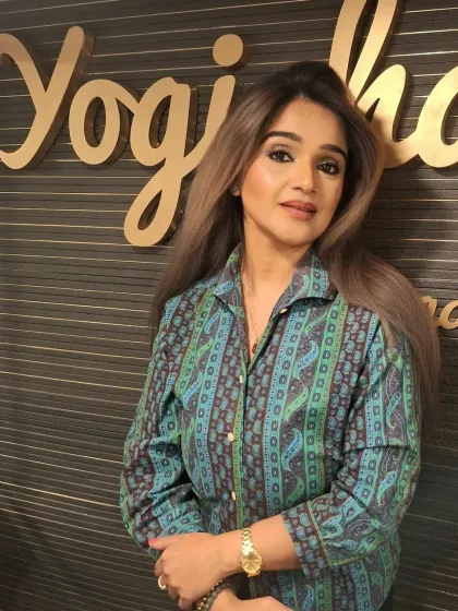 A candid shot from my academy. I love sharing my knowledge, shaping confidence, and empowering my students to create their own glam bliss.