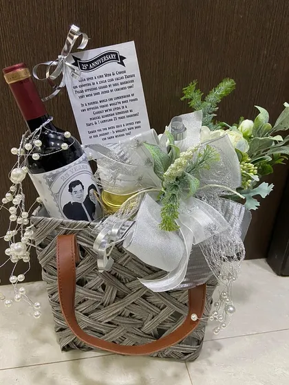A duplicate of ID 95 and 104, this custom anniversary gift showcases our ability to incorporate personal touches like custom labels and notes into our elegant hampers.