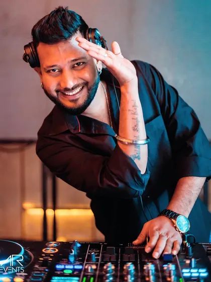 A smile and a good beat can change everything. My passion is making people happy through music, and this is me sharing that joy.