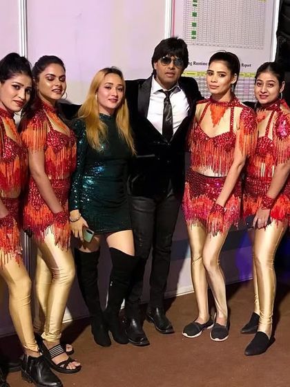 Behind the Scenes: Crafting the Show photo 14