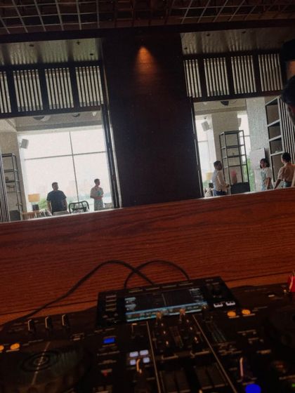 Behind The Decks photo 7