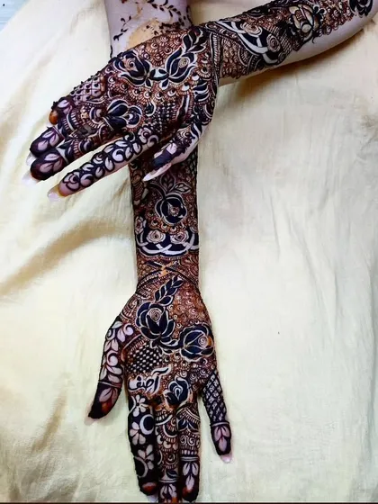 A bold, floral-centric bridal design. I teach how to use negative space to make floral elements the hero of the piece.