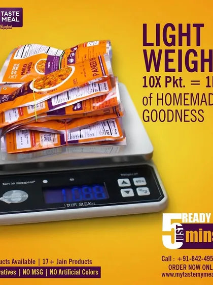 Many people are surprised by how light our packets are. Because we use freeze-drying, we remove the water weight. This means you can pack 10 of my meals for just 1 kg of luggage, which is a big relief for students and travelers with baggage limits.