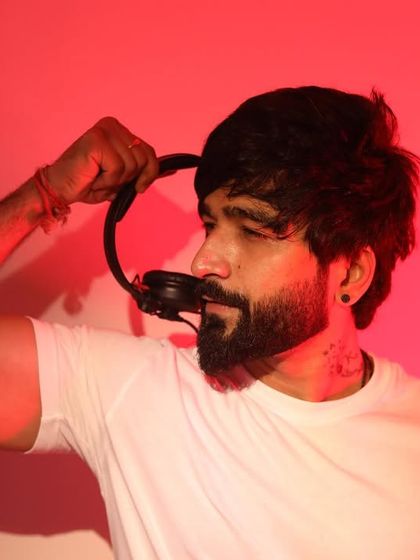 Behind the Decks photo 4