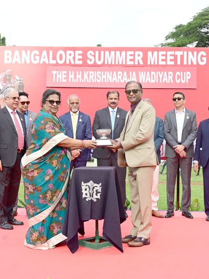 The H.H. Krishnaraja Wadiyar Cup presentation.