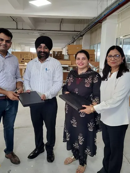 Our directors presenting mementos to the faculty of DAV Public School during their visit to our factory. We believe in fostering curiosity about renewable energy and are proud to share our manufacturing process with young, inquisitive minds.