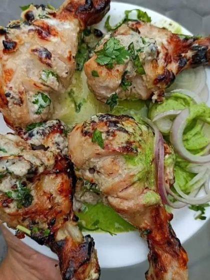 Our tandoori appetizers are always a hit. These succulent Chicken Malai Tikka drumsticks are marinated in a creamy mixture, grilled to perfection, and served with fresh mint chutney and onion rings.