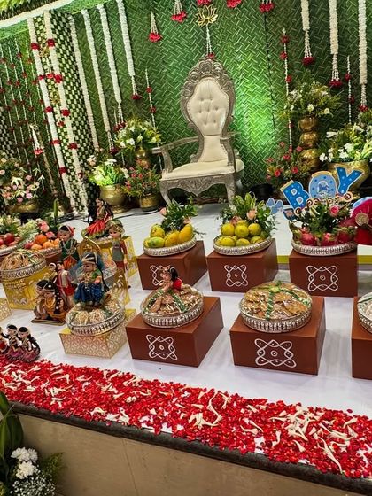 Siri - Custom Gift Hampers & Return Gifts Grand Event Displays photo 28