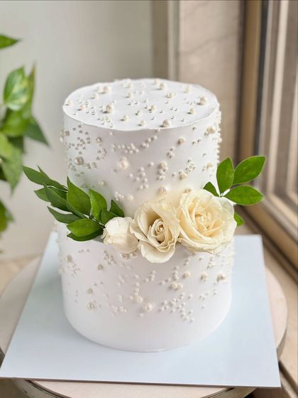 Tiered Cakes for Big Moments photo 3