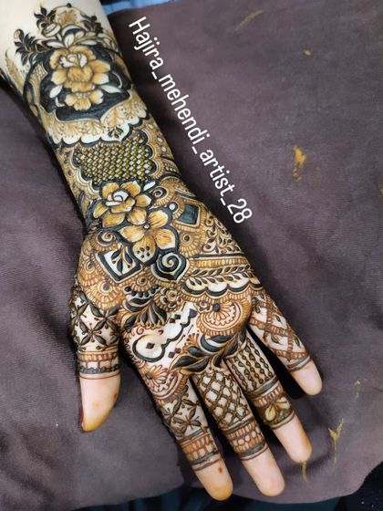 Hajira Mehendi Artist - Mehndi Artist Services Intricate Bridal & Sangeet Designs photo 43