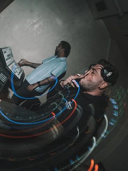 Behind the Decks: The Art of the Mix photo 33