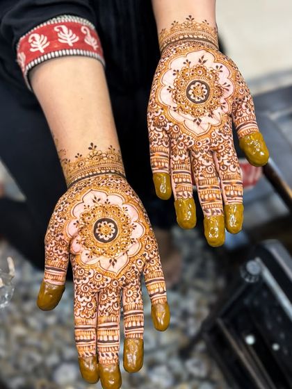 Lotus Mehendi Arts - Event Mehendi Services Elegant Designs for Guests photo 36