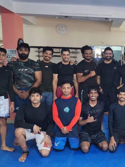 Another angle of our awesome group. The mix of experience levels means everyone gets to be both a student and a teacher.