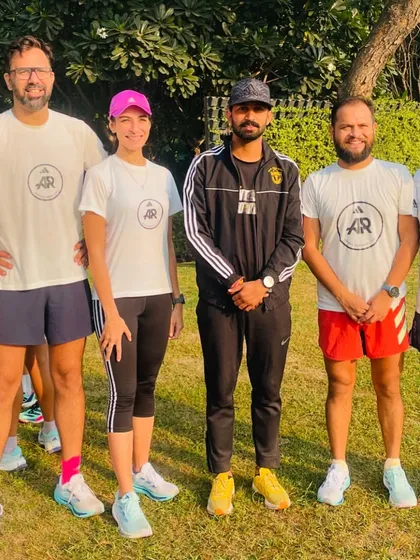 With the Adidas Runners (AR) group. It's always a pleasure to collaborate and share the road with other passionate running communities.