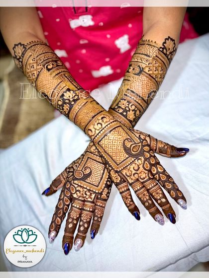 Elegant Back of Hand Designs photo 19