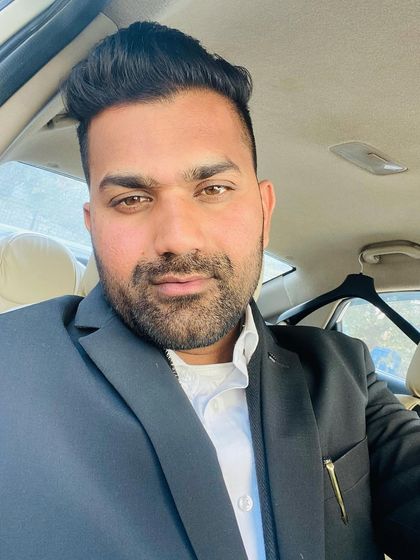 A selfie taken in the car. A simple reminder to always be true to yourself, in all circumstances.