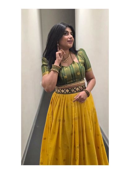 Aishwarya Rangarajan - Live Musical Performance Elegance in Ethnic Wear photo 8