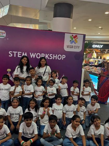 Hello Dance & Fitness Club - Kids Dance Classes Our Dancers on Stage: Performances & Flash Mobs photo 4