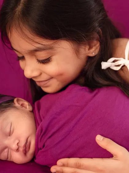 There is nothing sweeter than a sibling's love. I make sure to create a calm and happy space so I can capture the gentle, loving bond between your children as they meet for the first time.