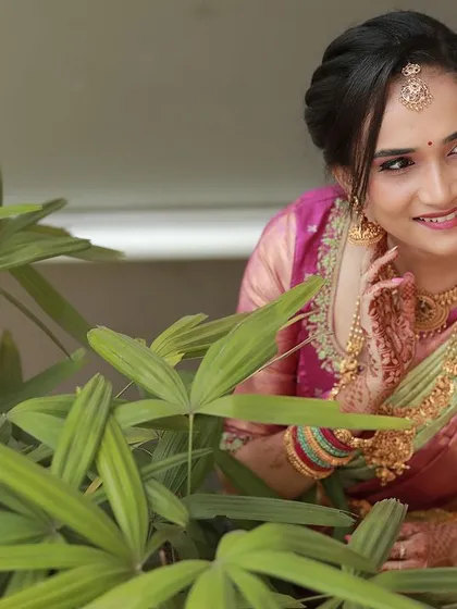 A soft and elegant engagement look for Priyanka. The makeup is fresh and natural, with a focus on glowing skin and a pretty pink lip, letting her happiness shine through.