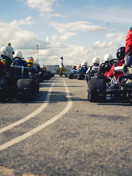 The view from the back of the grid, showing the karts lined up.