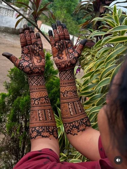 Kanha Mehandi - Bridal Mehndi Intricate Hand Designs photo 13