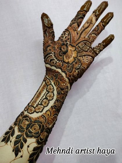 Intricate Bridal Hands photo 47