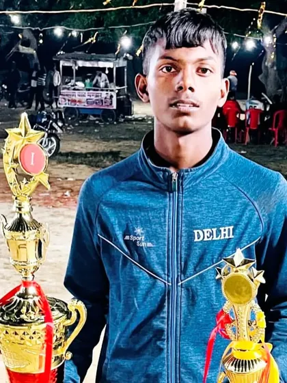 This player, selected for the Sub Junior National Championship, proudly displays his trophies. We celebrate every achievement, big or small, as a step towards a professional career.