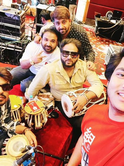 Behind the Scenes & Artist Collaborations photo 14