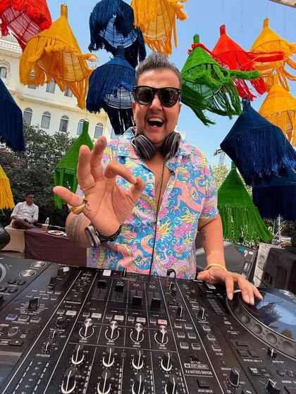 Behind the Decks: The Artist at Work photo 59