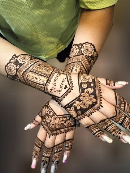 Custom Storytelling Mehndi photo 9