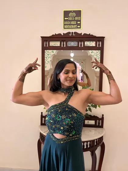 Another bicep flex, because why not? Celebrating the hard work even when I'm not in gym clothes.