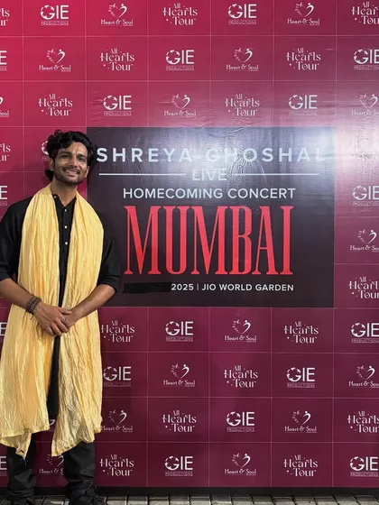 A solo picture against the official backdrop for the Shreya Ghoshal Homecoming Concert in Mumbai. It’s always a proud moment to be associated with such professional and large-scale musical tours.