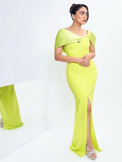 Show-Stopping Gowns & Cocktail Dresses photo 28