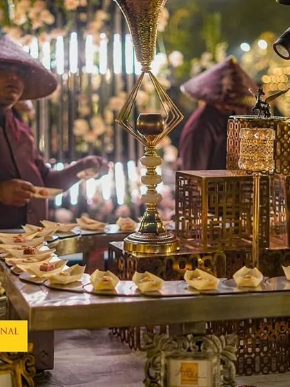 Indulge in international Asian delights at our specially themed counters. Our chefs, dressed in theme-appropriate attire, prepare and serve a variety of Asian appetizers, creating an authentic and engaging experience.