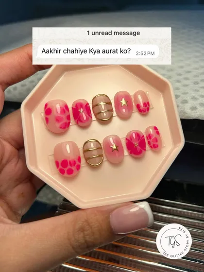 A client sent me this, and honestly, it’s the biggest mood. Sometimes, a fresh set of custom nails is all you need. This hand-painted floral press-on set with gold accents is the perfect example of a fun, personalized design.