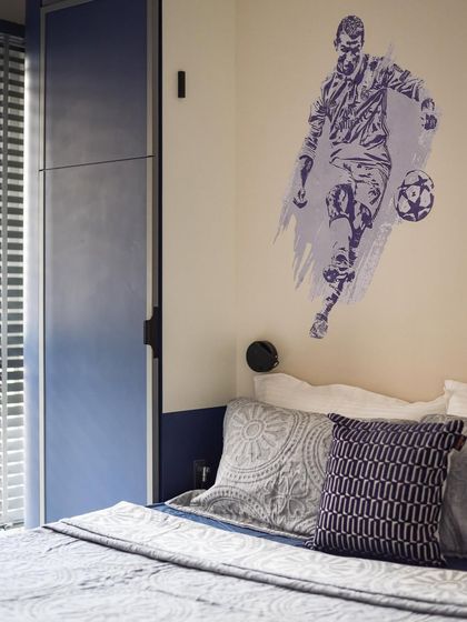 Cedar Abode: Minimalist Forms with Playful Details photo 4