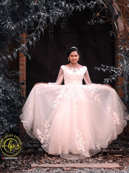 The Lucky Studio - Photoshoot & Special Occasion Outfit Rental Additional Photoshoots photo 12