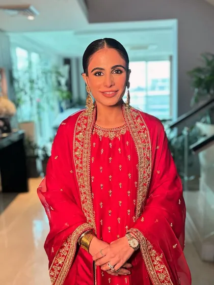 A full-length view of Minal's elegant and traditional look.