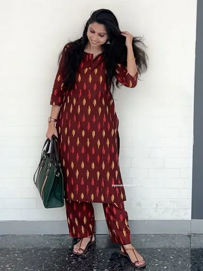 This is one of my favorite handloom Ikat kurta sets in a rich maroon. It’s made from pure, breathable cotton with a classic straight-cut kurta and pants that have pockets, of course.